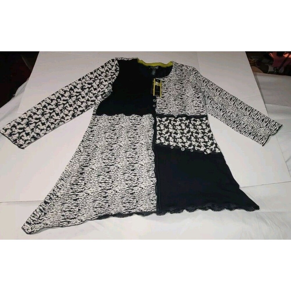 True Essence XL Black & White Tunic Shirt Long Sleeve Relaxed Fit NWT New
